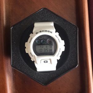 NWOT Men’s White G-Shock Watch